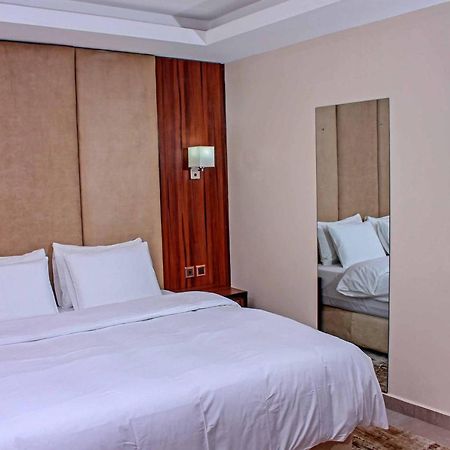 Joshesther Olive Hotel Ikeja Bagian luar foto