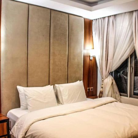 Joshesther Olive Hotel Ikeja Bagian luar foto