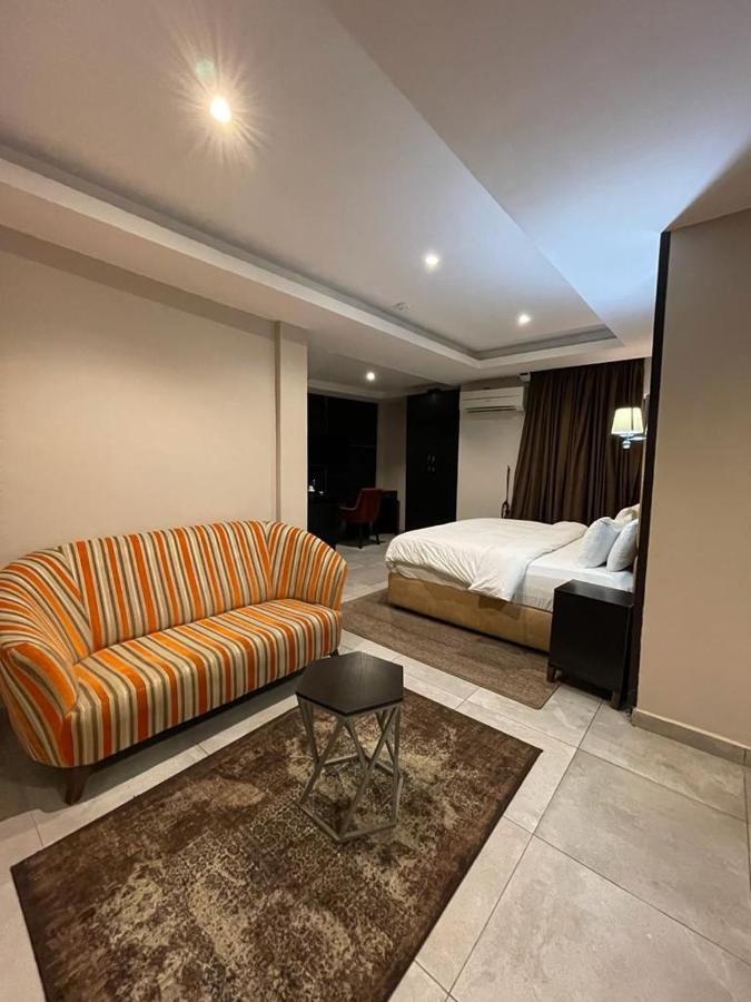 Joshesther Olive Hotel Ikeja Bagian luar foto