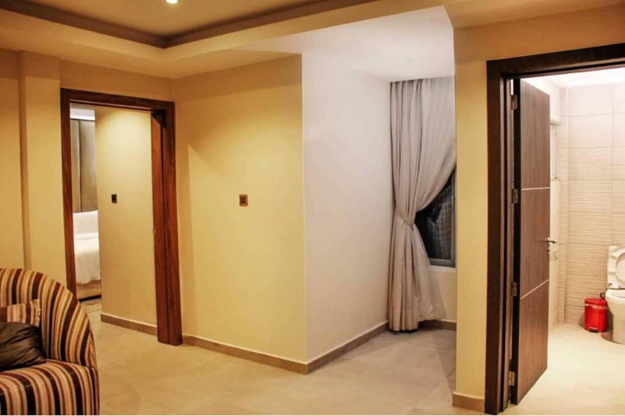 Joshesther Olive Hotel Ikeja Bagian luar foto