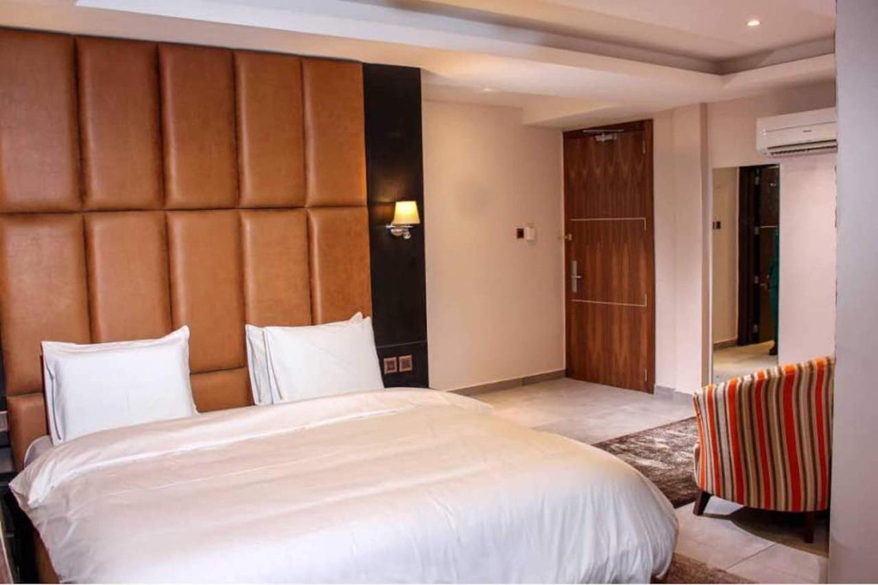 Joshesther Olive Hotel Ikeja Bagian luar foto