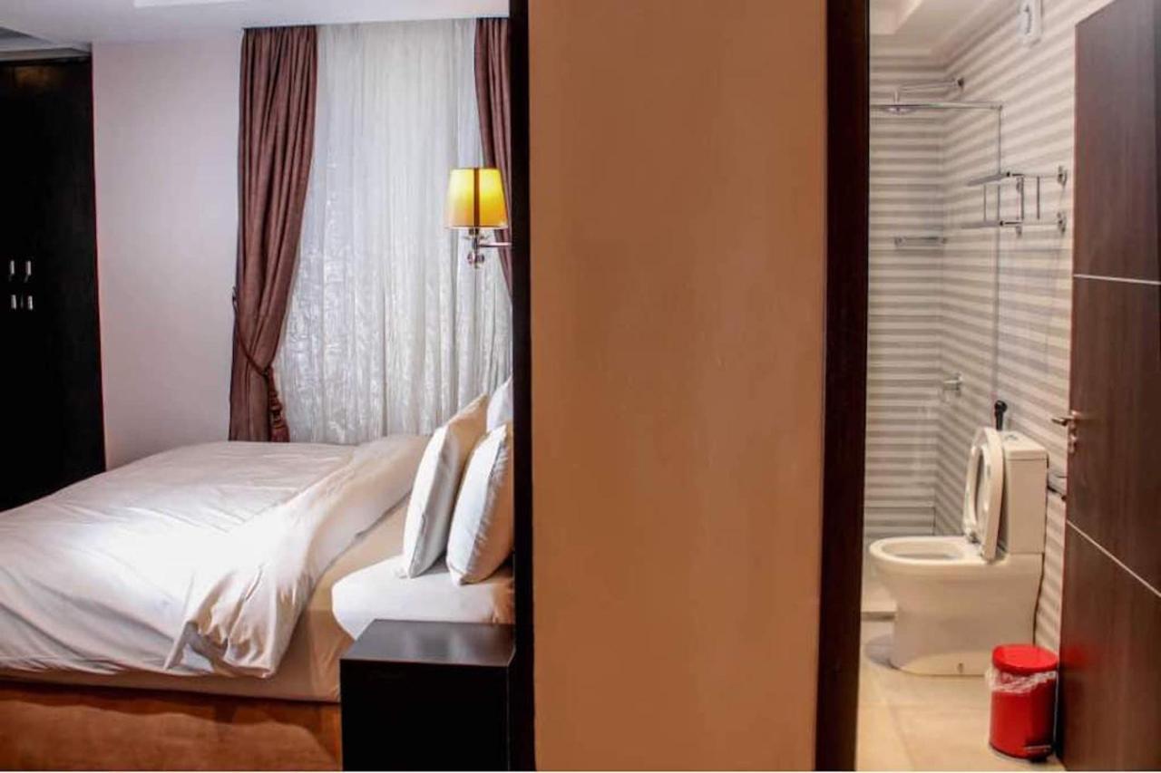 Joshesther Olive Hotel Ikeja Bagian luar foto