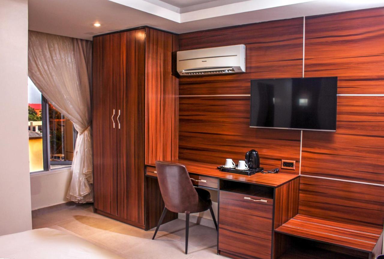 Joshesther Olive Hotel Ikeja Bagian luar foto